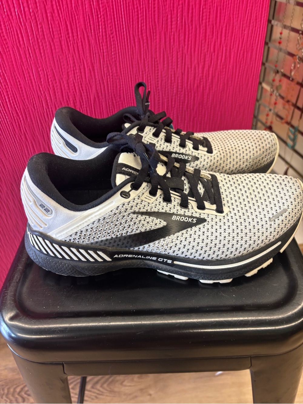 Brooks Adrenaline GTS Running Shoes - White & Black